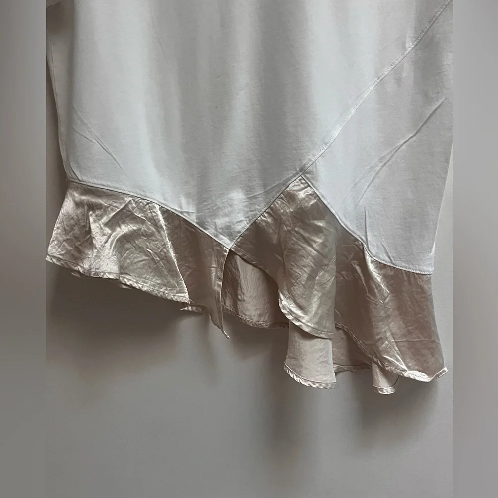 CLU Women’s White Short Sleeve T-Shirt with Ruffle Asymmetrical Hem -Size Medium - Picture 2 of 9